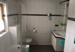 Bad im Appartement 4